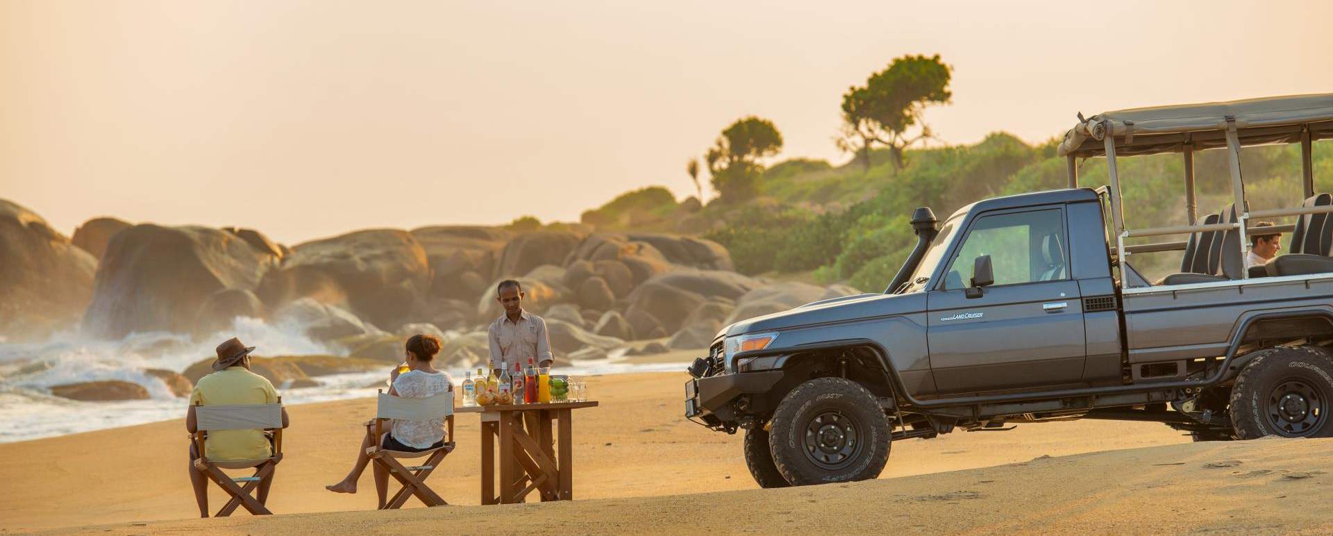 Sundowners on the Beach - Chena Huts
