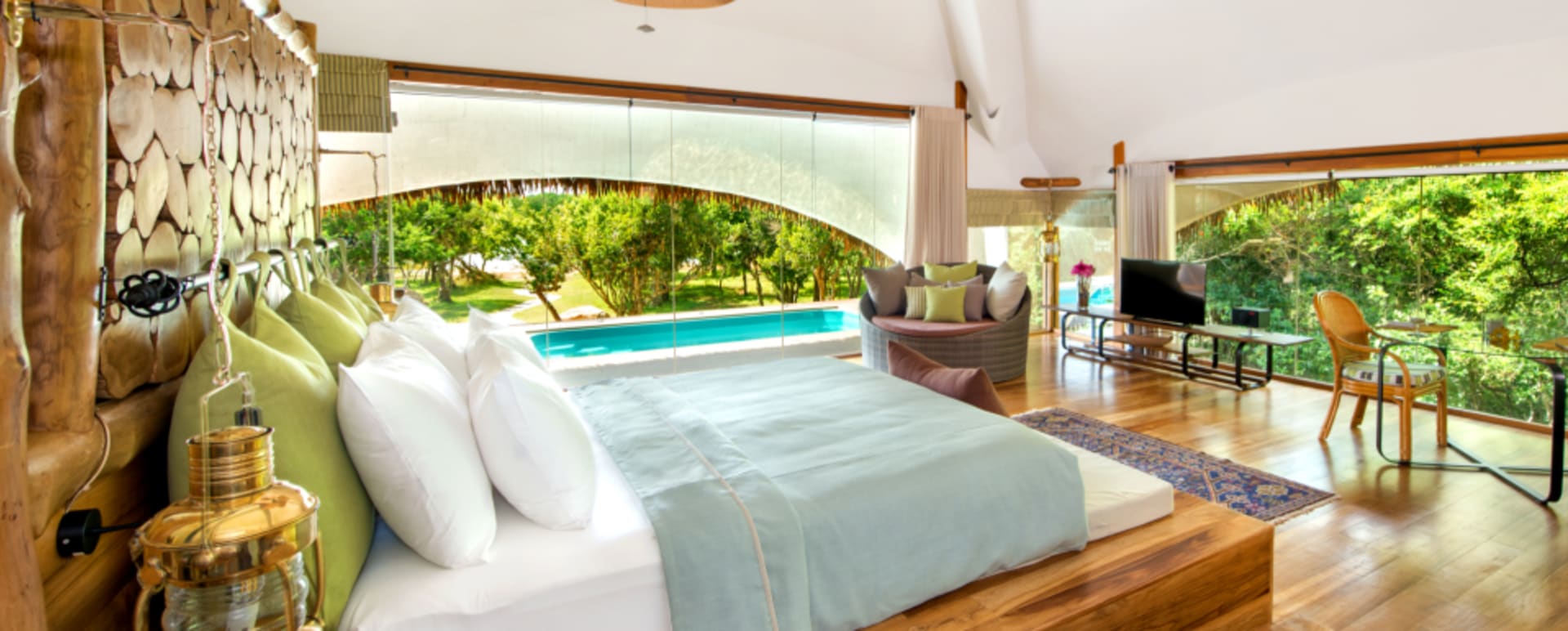 Cabin bedroom 
