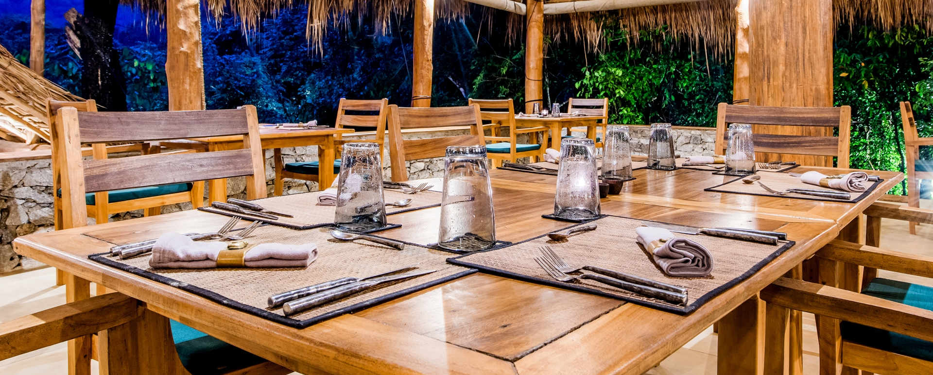 Communal Dining - Gal Oya Lodge