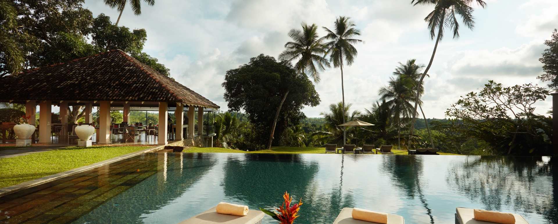 Swimming pool by day - Kahanda Kanda
