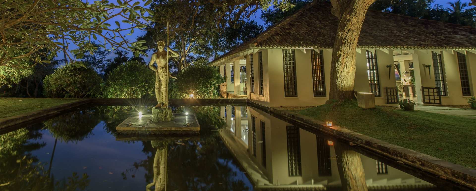 Exterior - Kahanda Kanda