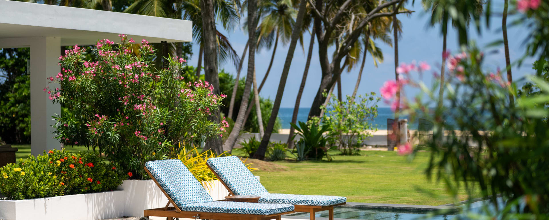 Pool Area - Kalkudah Beach Hotel 