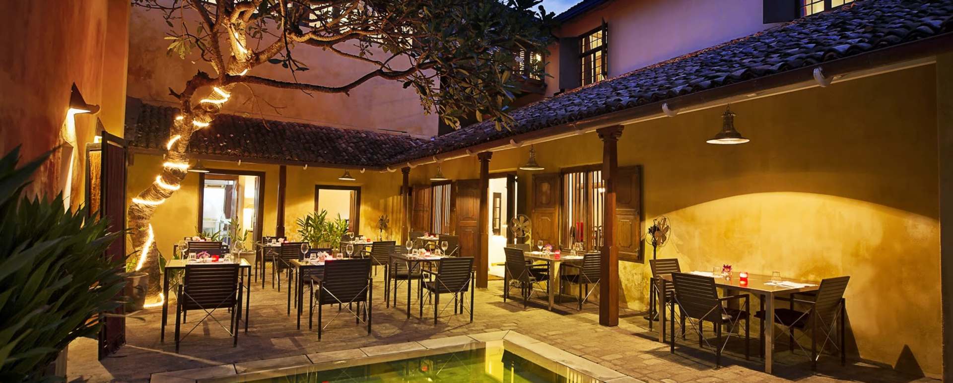 Pool & dining - The Fort Printers