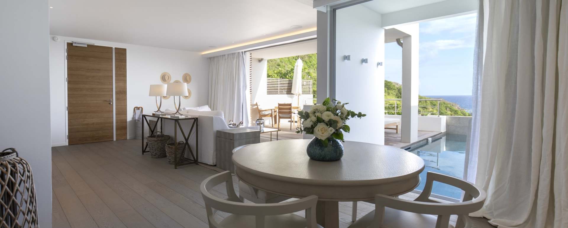Spirit Duplex dining area