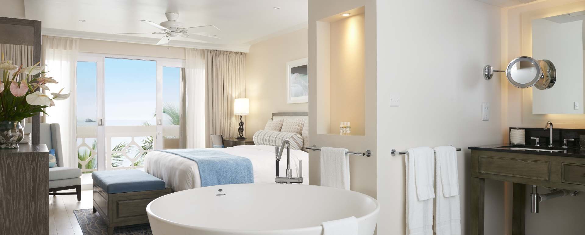 Grand Luxury Ocean Front Room - BodyHoliday