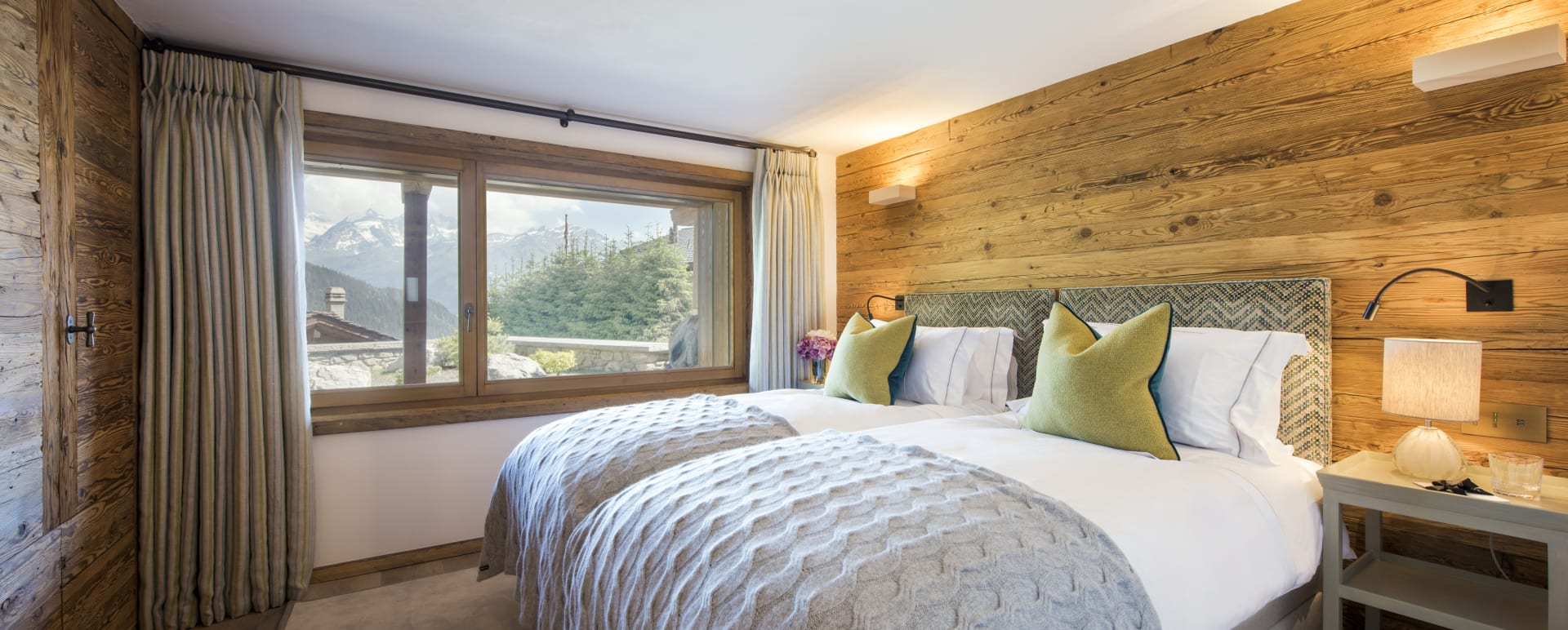 Twin Bedroom 