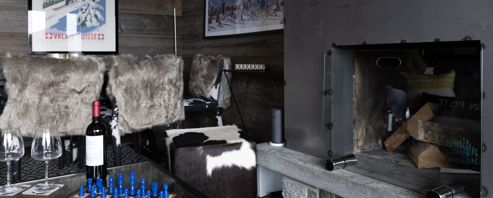 Lounge Fireplace 
