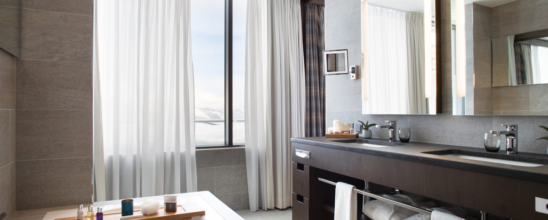 Ambassador Suite Bathroom 