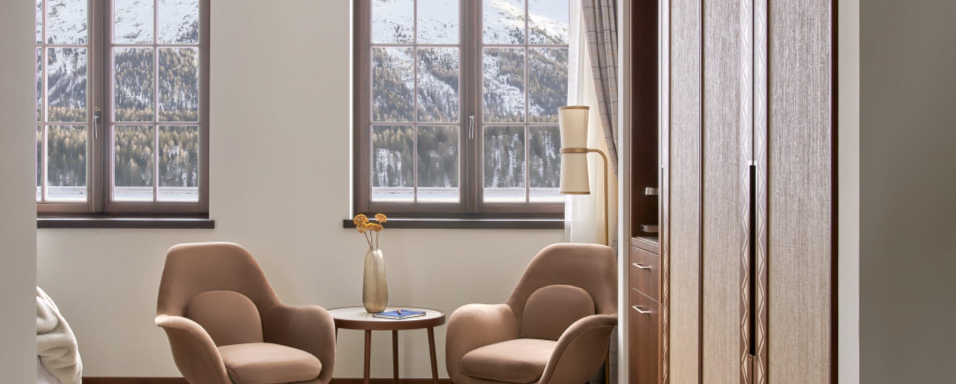 Bedroom Seats 