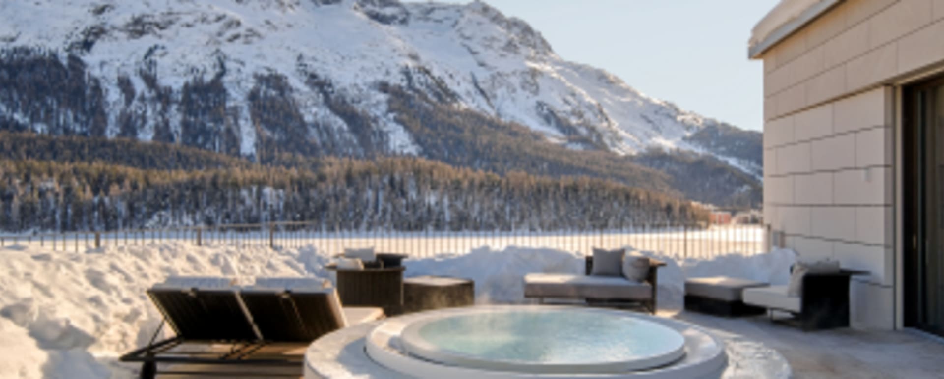 Outdoor Jacuzzi 