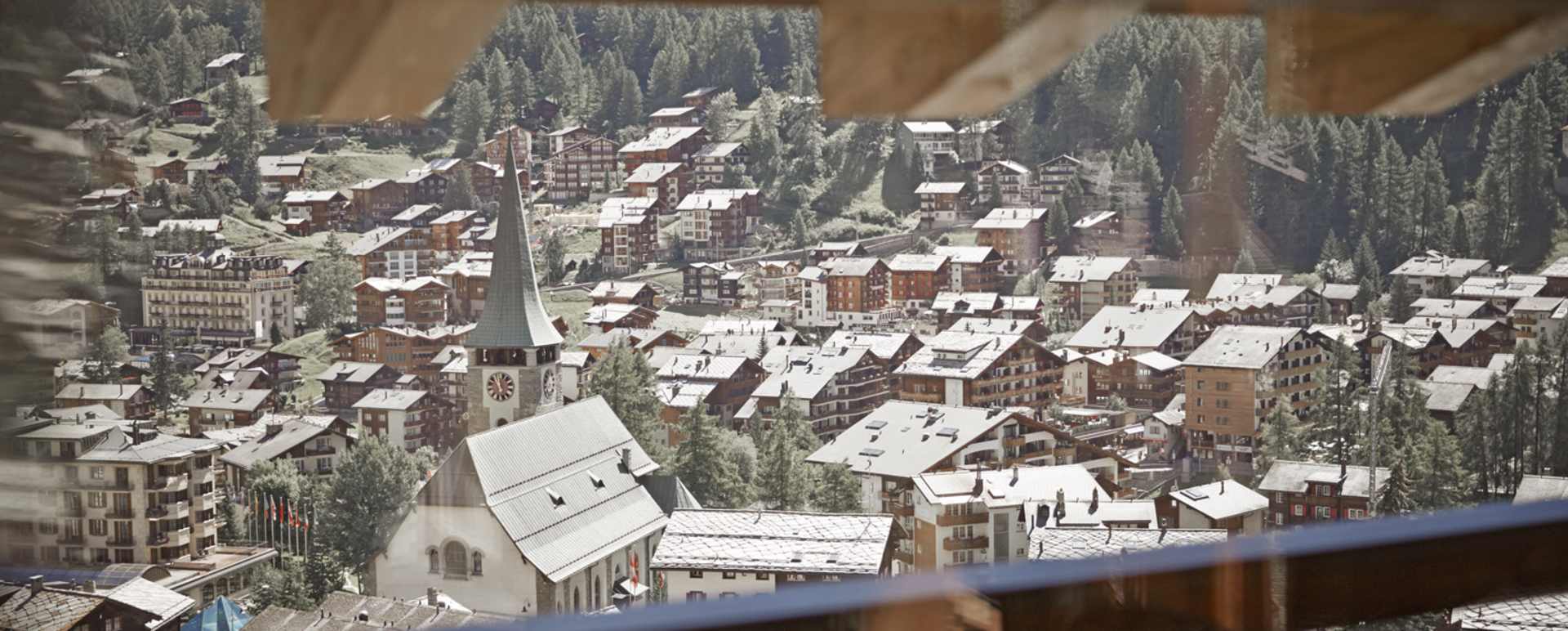 View in the summer over Zermatt - La Vue