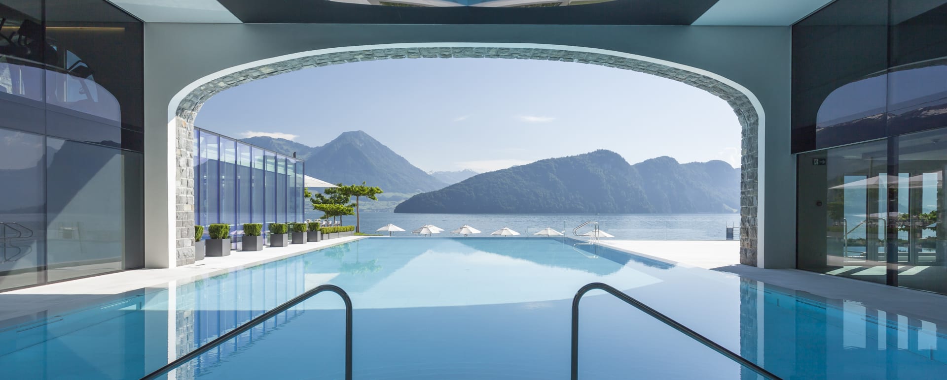Park Hotel Vitznau - Pool with View  