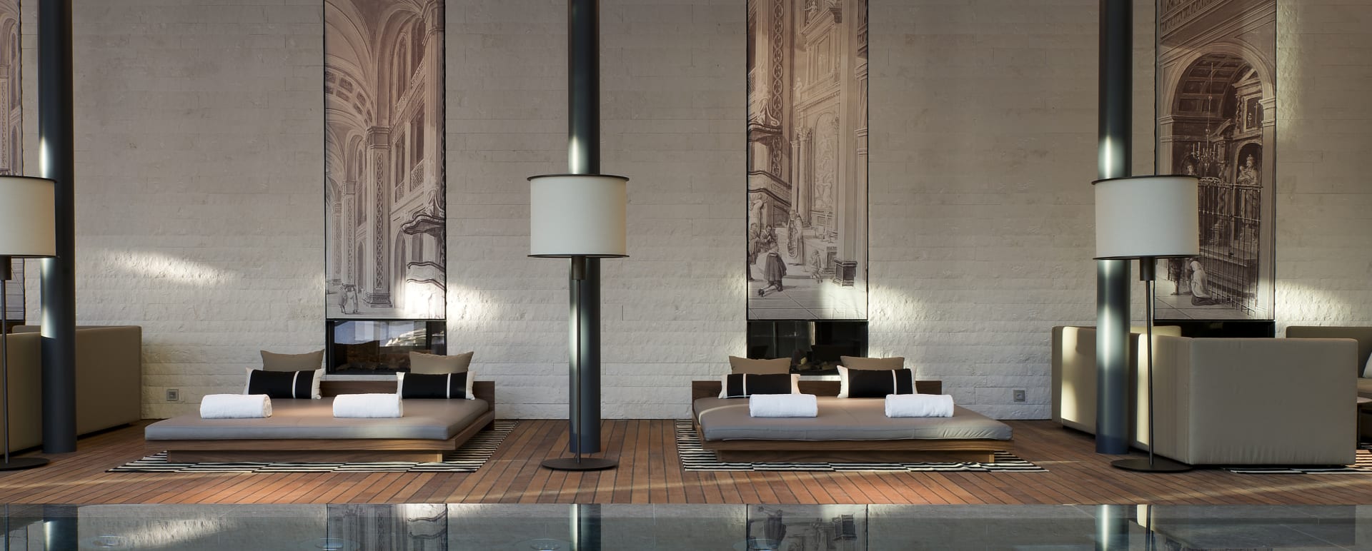 Indoor pool lounge 