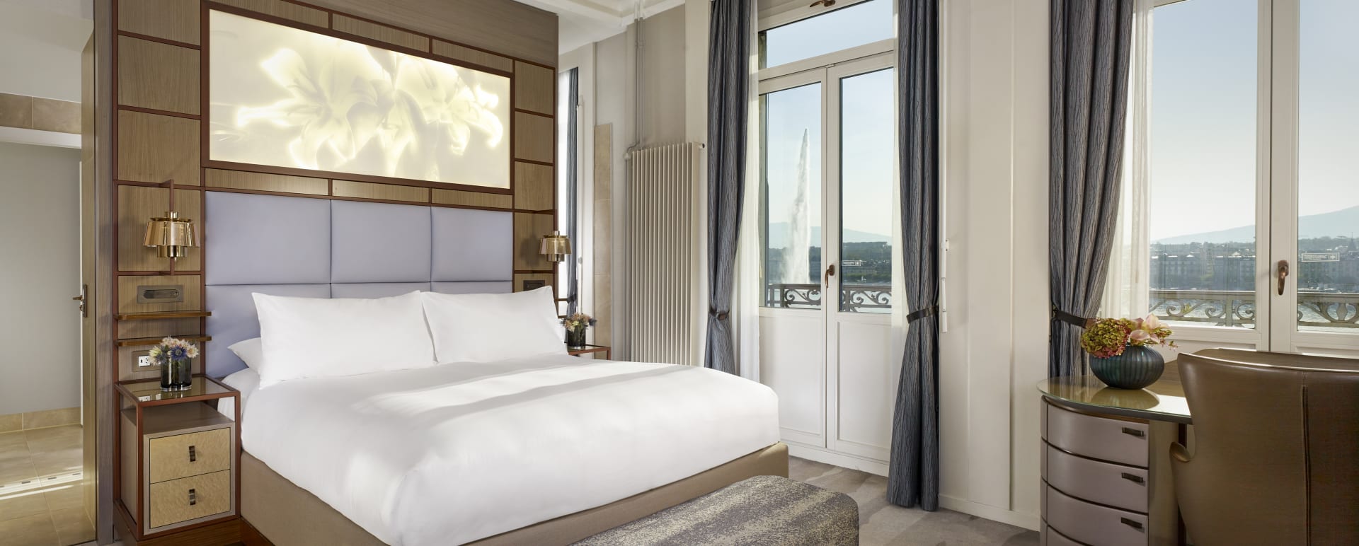 Lakefront Suite 