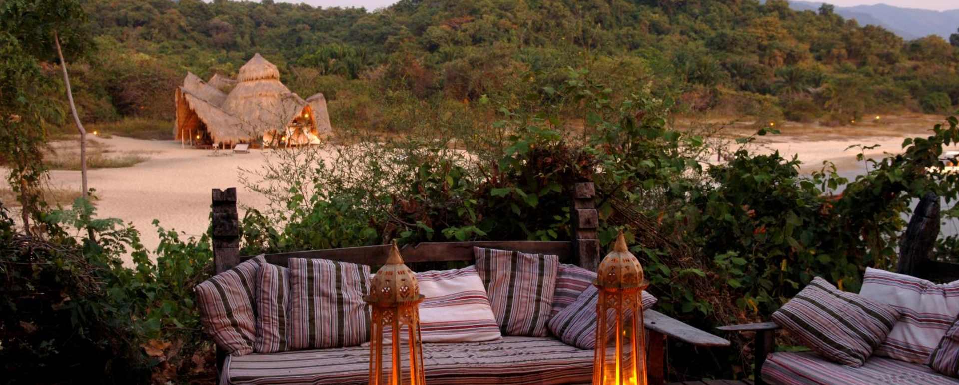 Bar Lounge - Greystoke Mahale