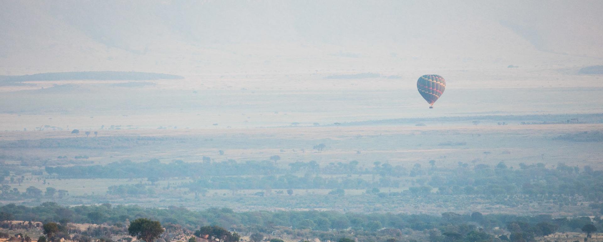 Hot air balloon over the Serengeti 