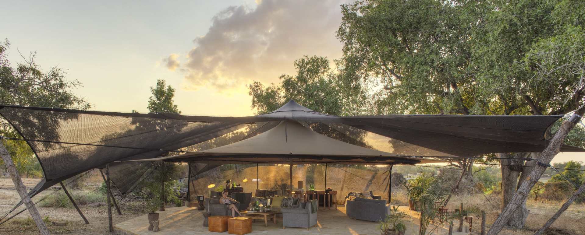 Lounge and bar - Roho ya Selous 