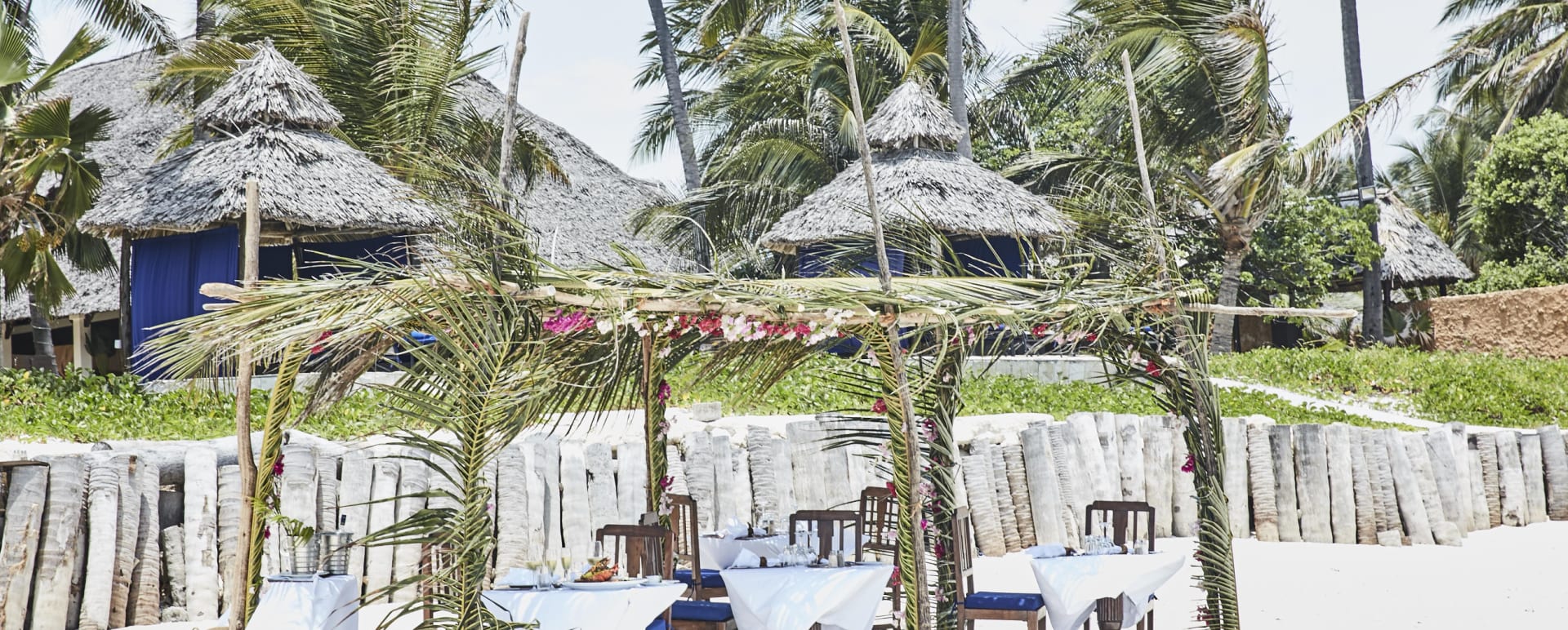 Beach dining 