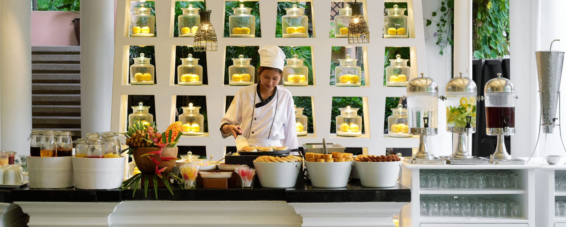 Issara Cafe 