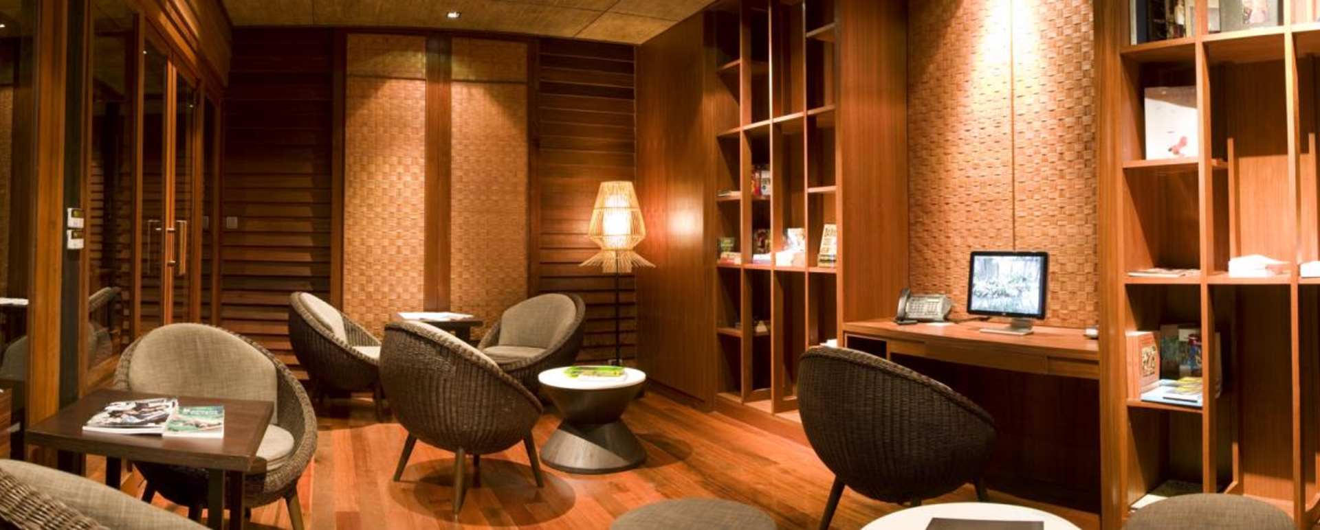 Library - Anantara Rasananda