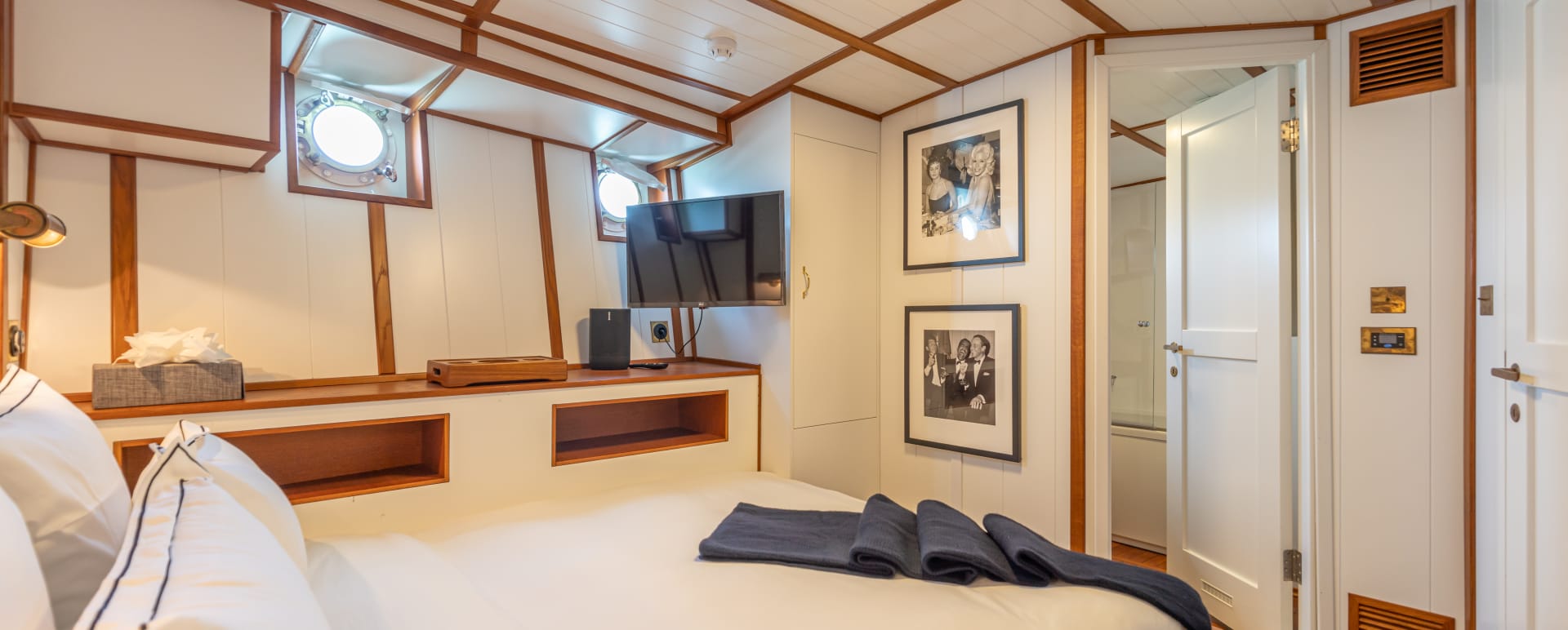 Front Double Room  