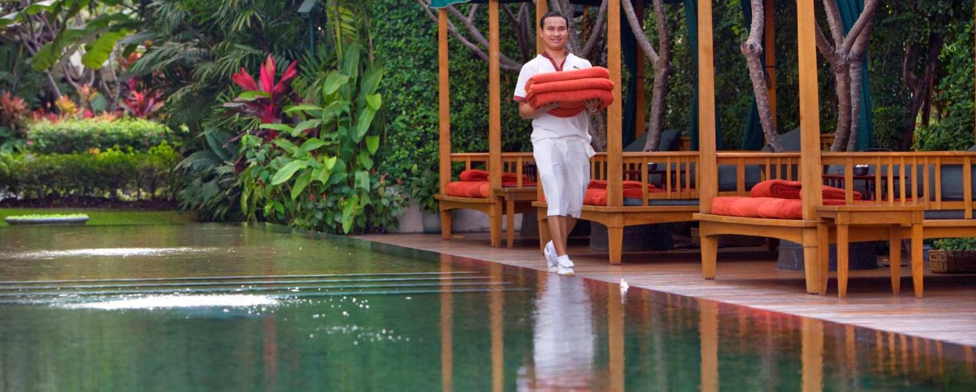 Attentive Poolside Service - Mandarin Oriental Bangkok