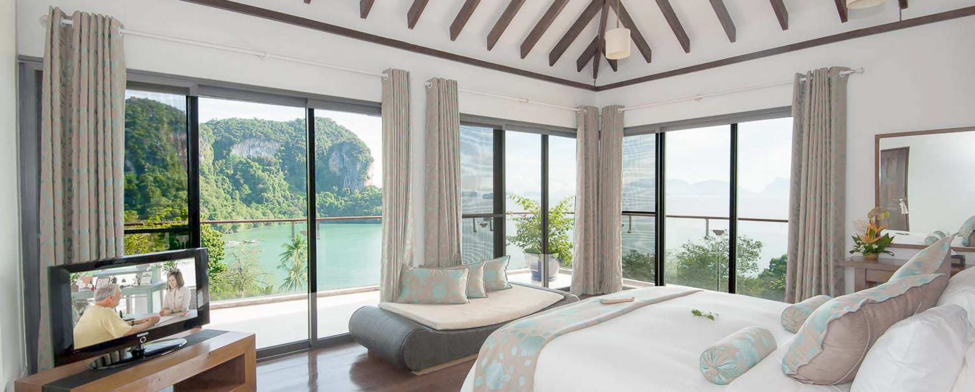 Hilltop Villa Bedroom - Paradise Koh Yao