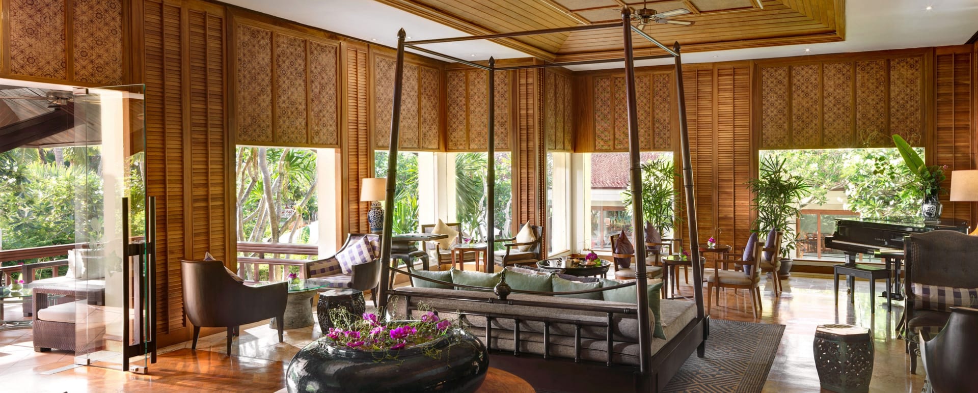The Lounge 