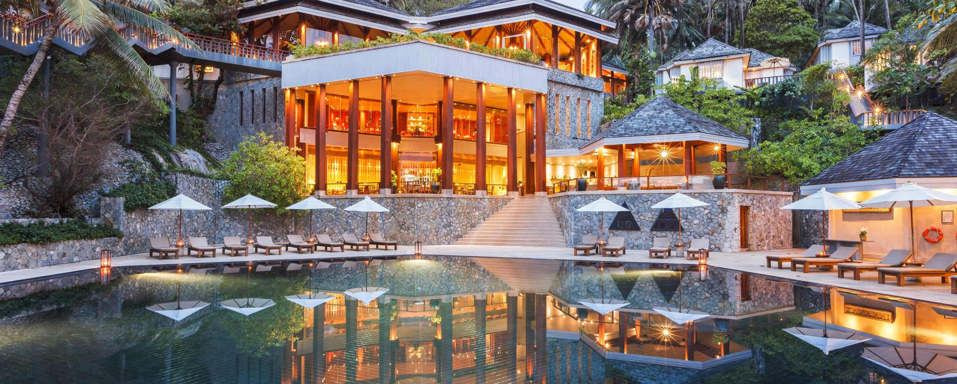 Pool & Hotel - The Surin