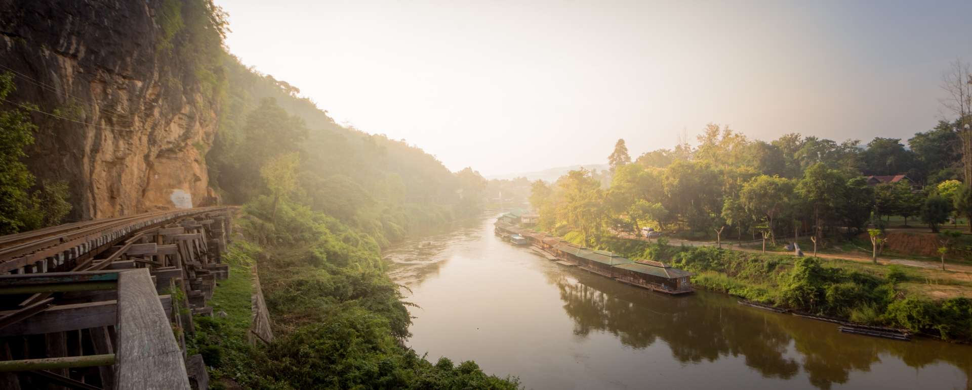Train through the Kwai Noi Gorge
