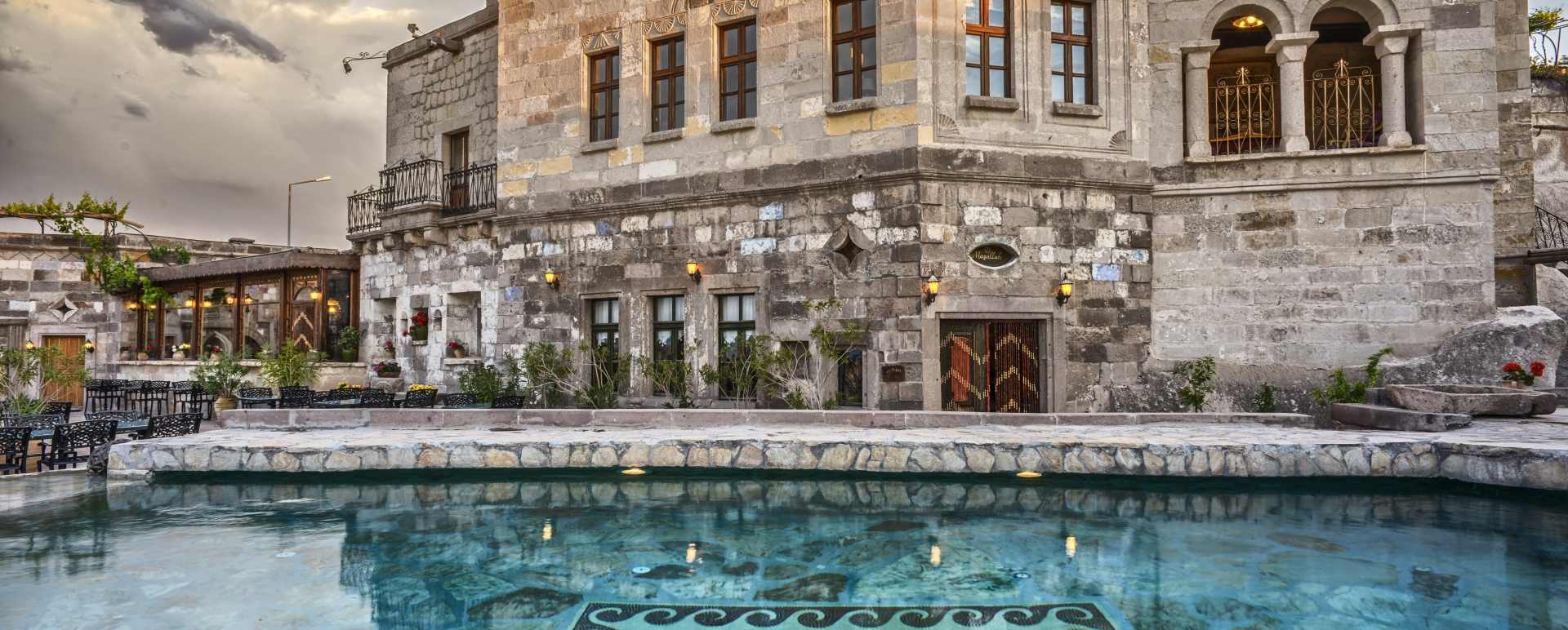 Pool and exterior - Museum Hotel Cappadocia