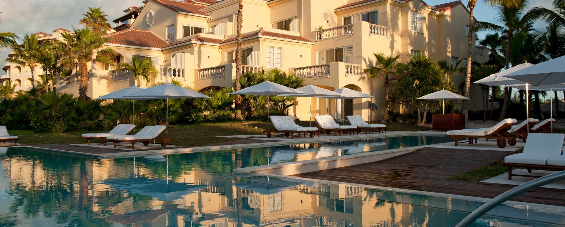 Hotel & Pool - The Grace Bay Club