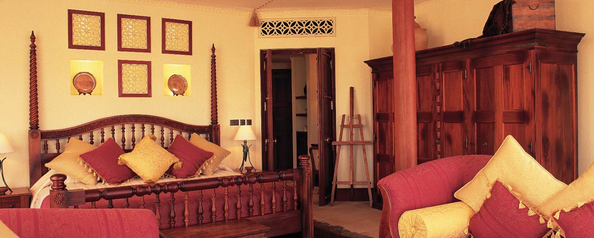 Bedouin Suite - Al Maha Desert Resort and Spa