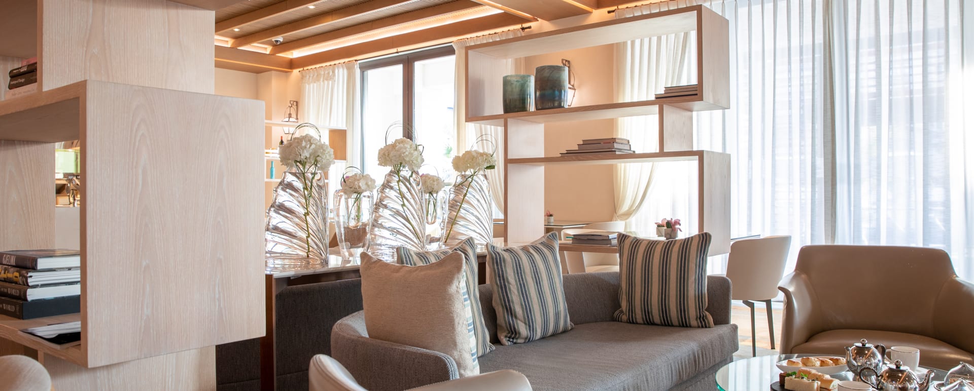 Club Lounge 