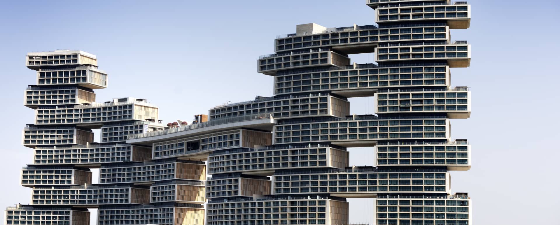 atlantistheroyal-building 
