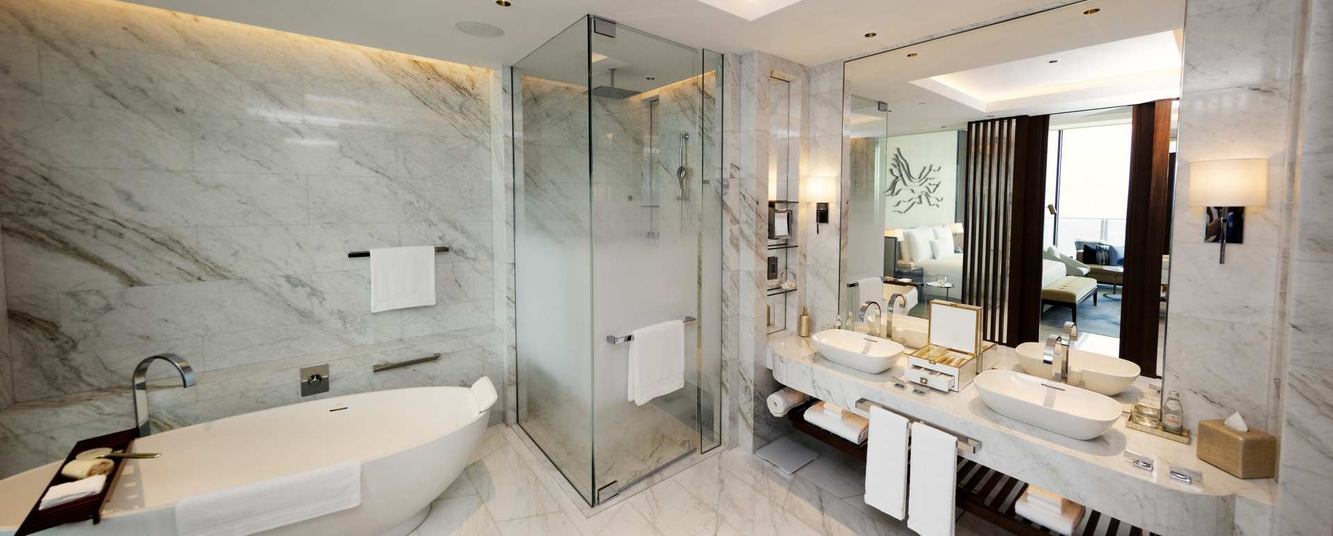 atlantistheroyal-skypoolvillabathroom 