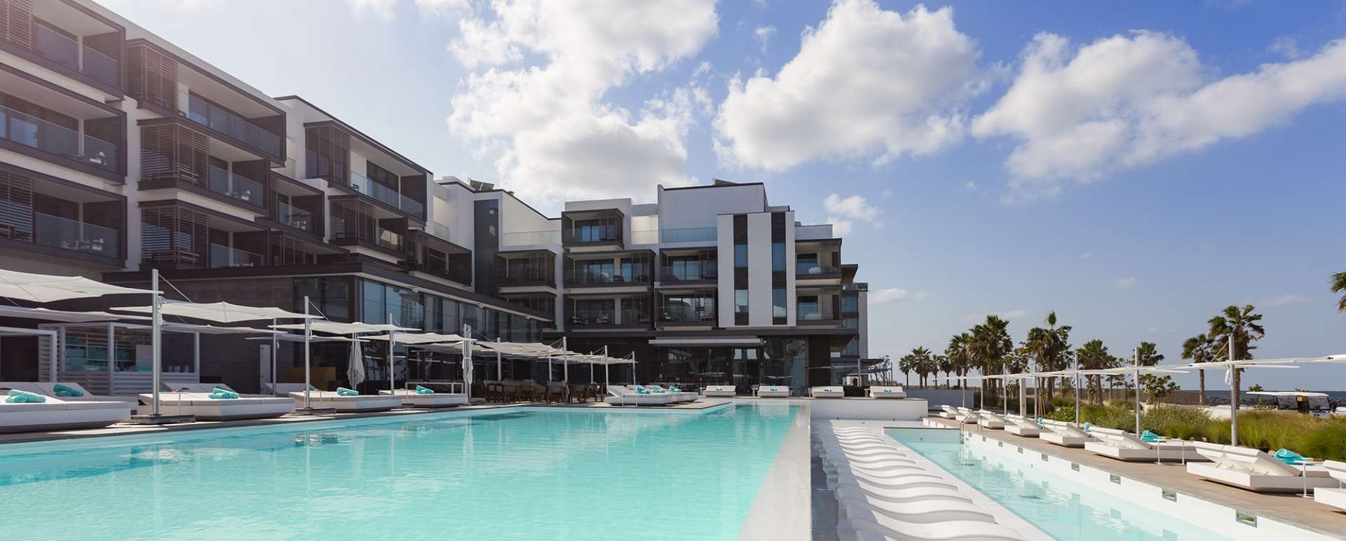 Nikki Beach Pool - Nikki Beach Resort & Spa Dubai