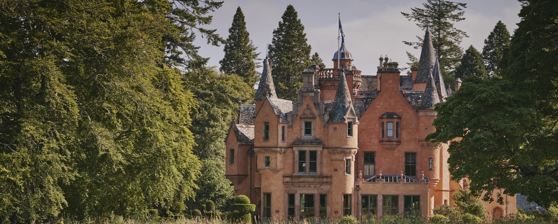 Aldourie Castle 