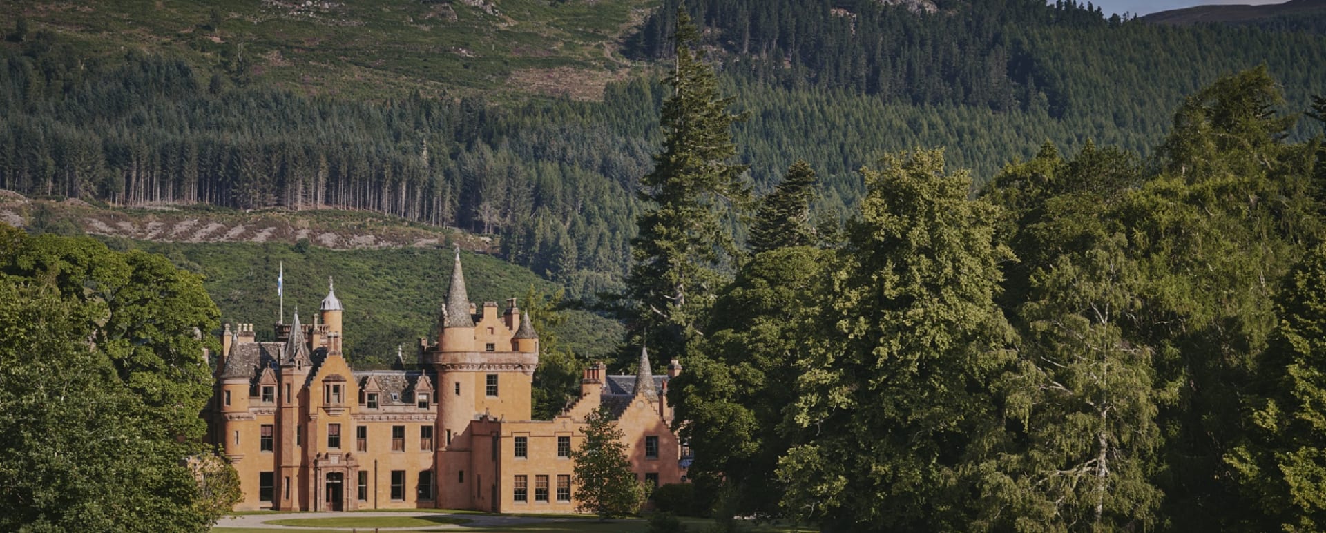 Aldourie Castle 