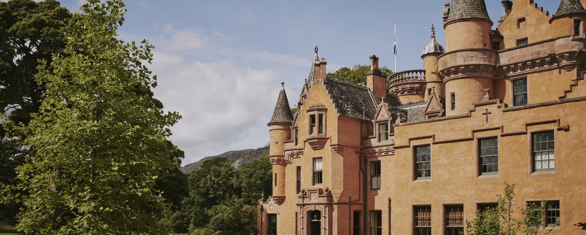 Aldourie Castle 