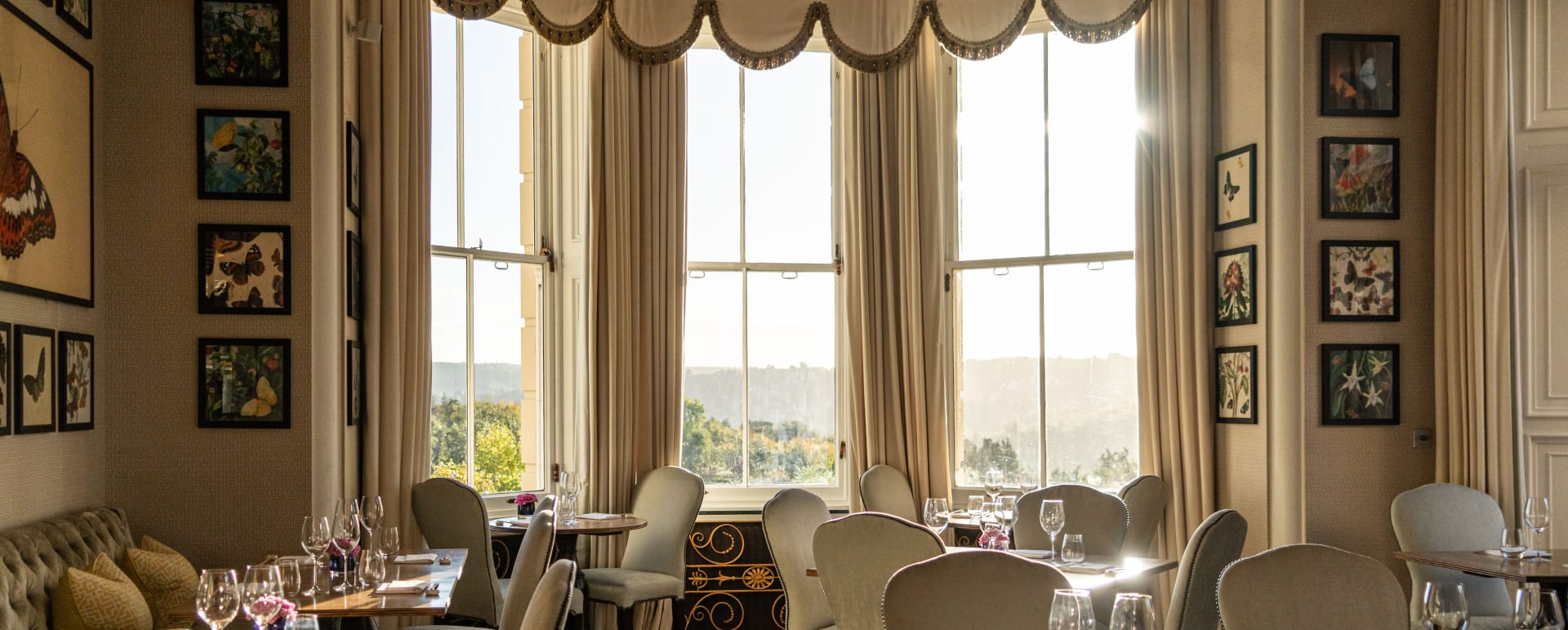 The dining room with view 