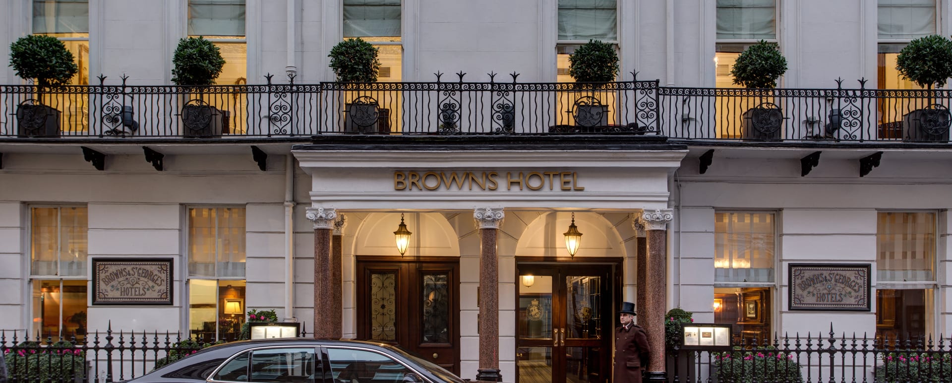  Hotel - Facade    