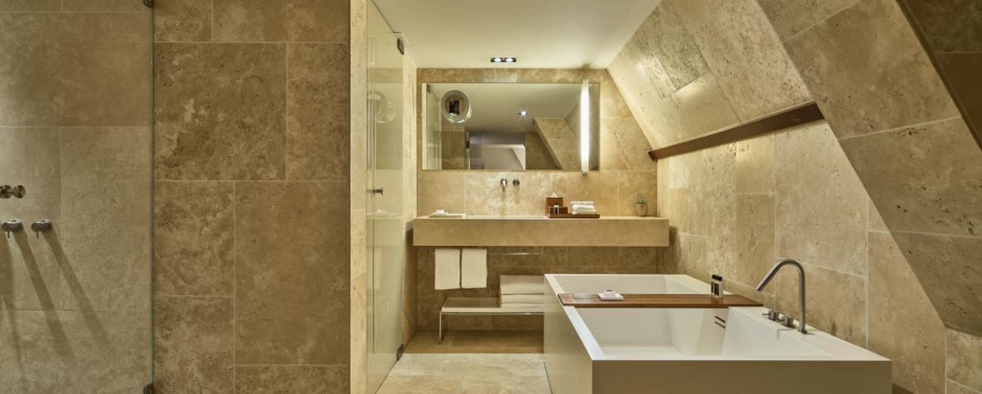 Suite Bathroom 