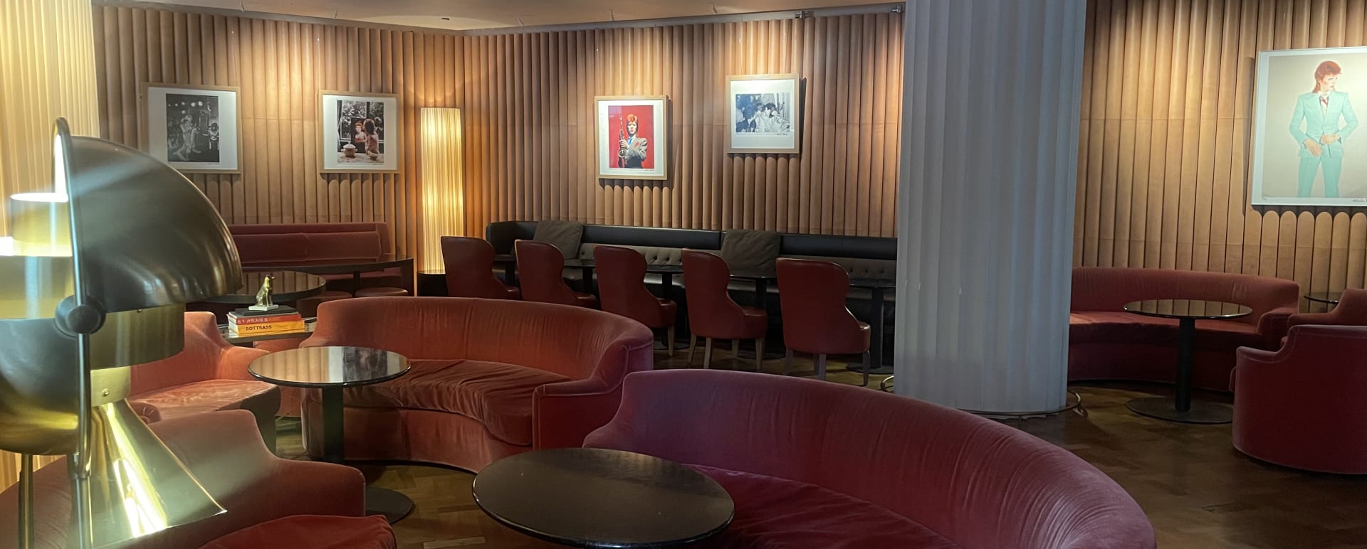 Lounge 1 