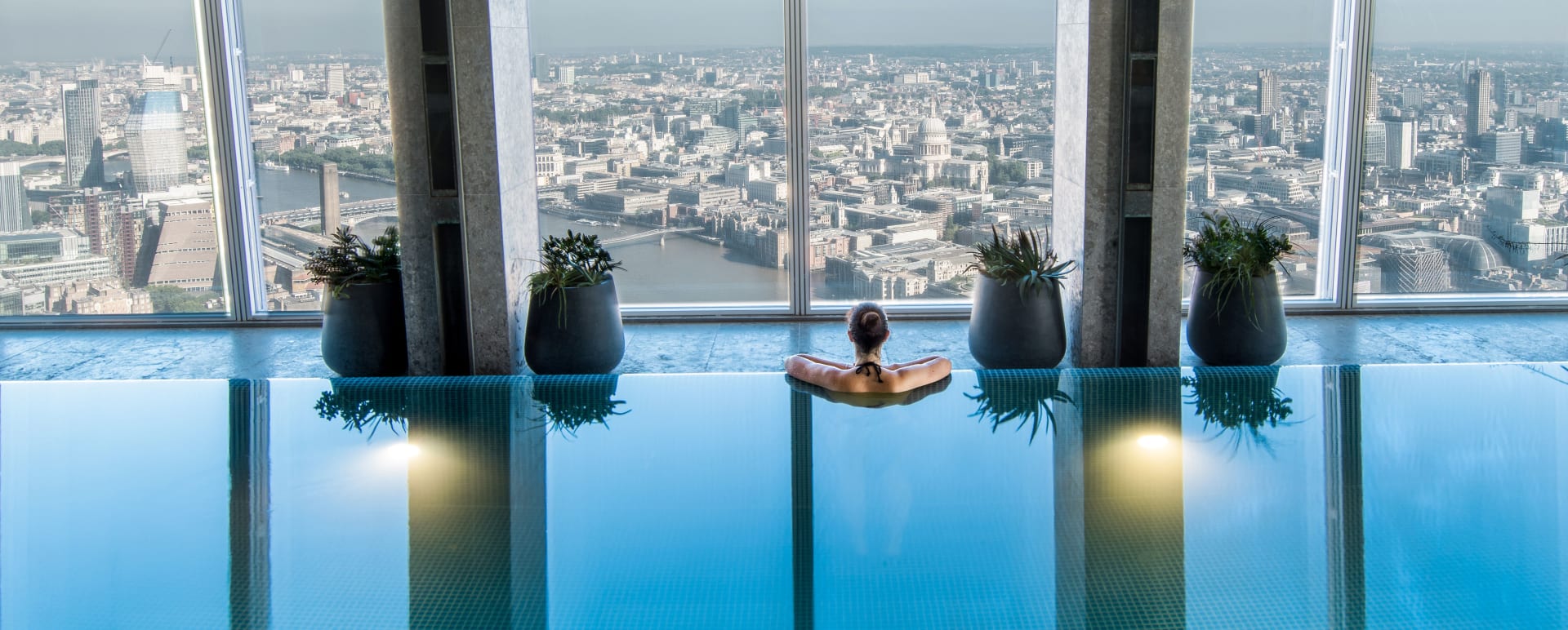 pool area  