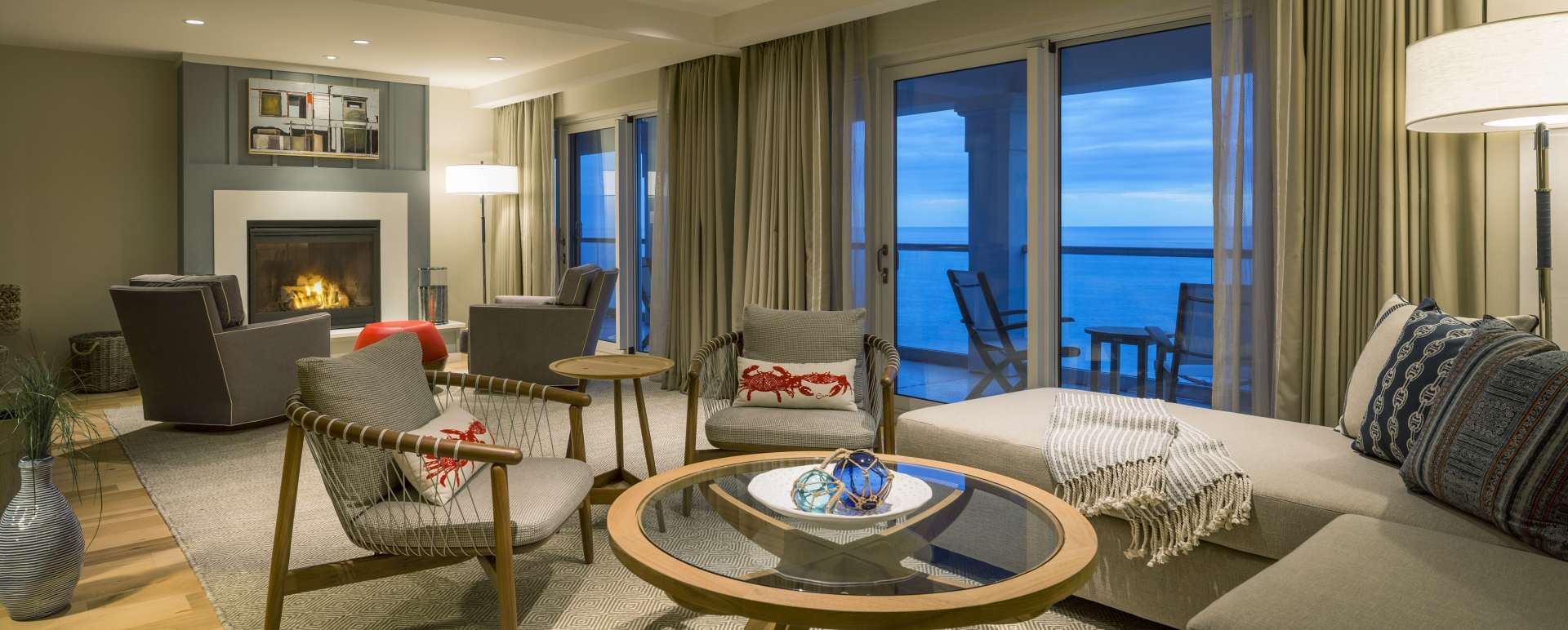 Suite Living Area - Cliff House