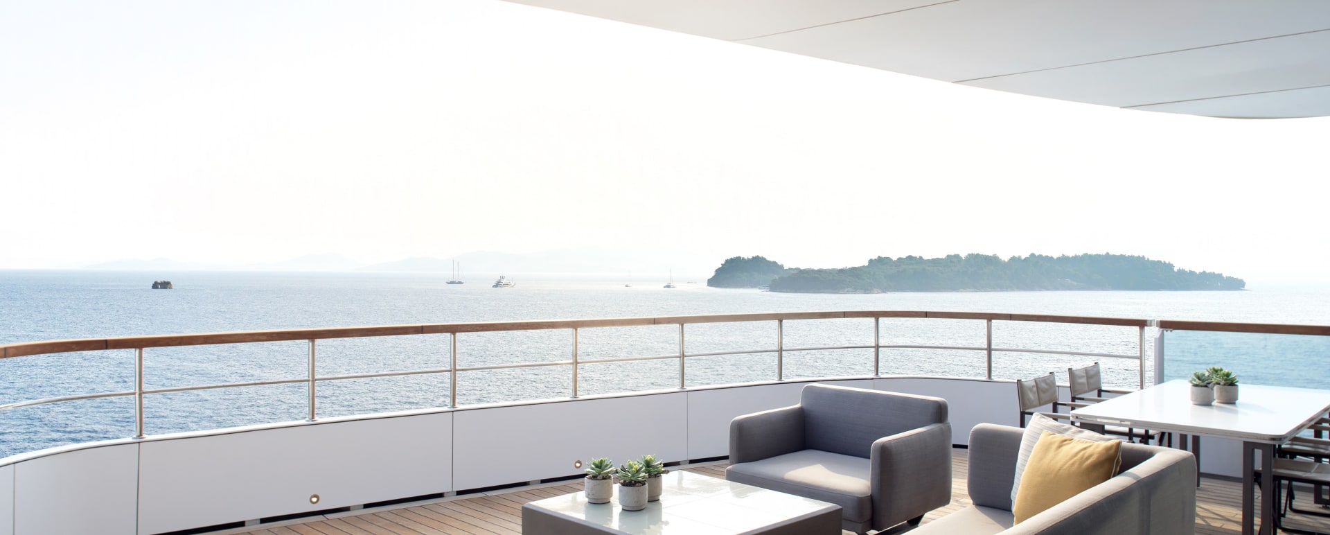 The Owners Suite Deck Area 