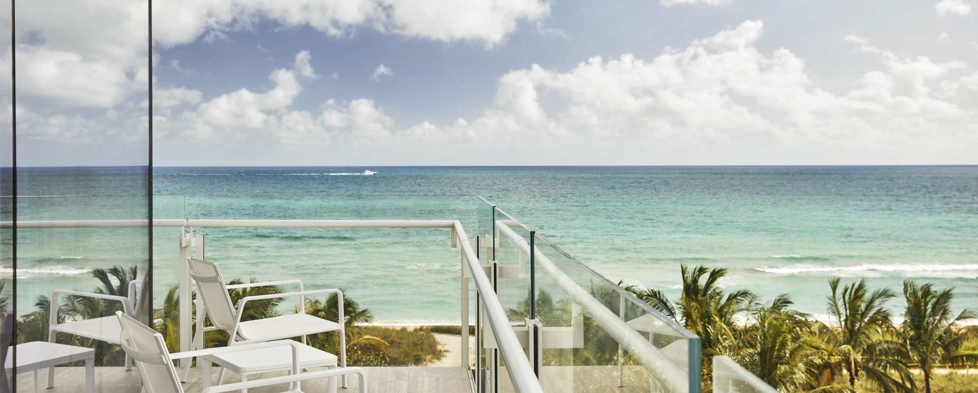 Balcony - Four Seasons at the Surf Club