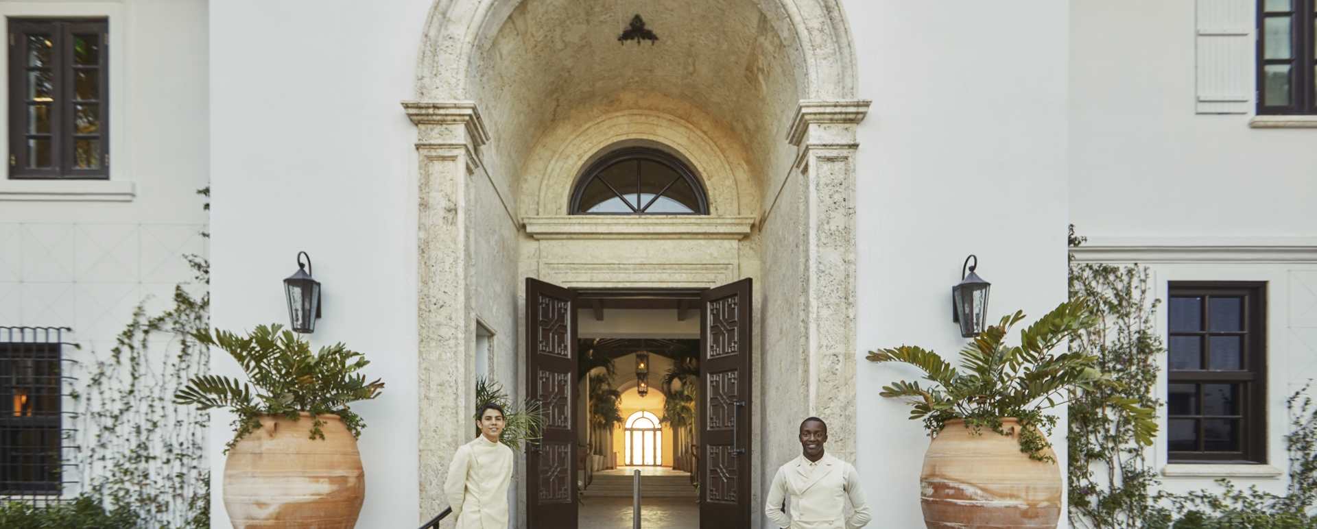 Entrance - Four Seasons at the Surf Club