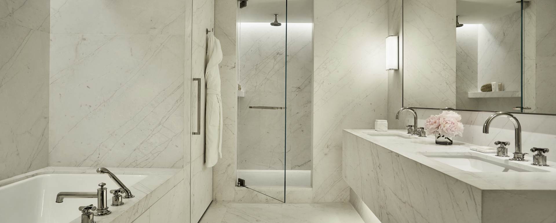 Bathroom - Four Seasons at the Surf Club
